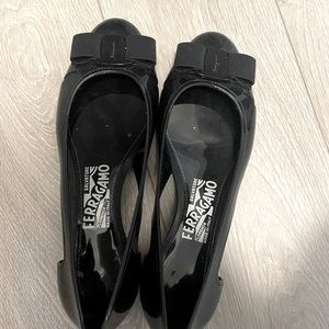 Salvatore Ferragamo Vara bow jelly ballerina pumps